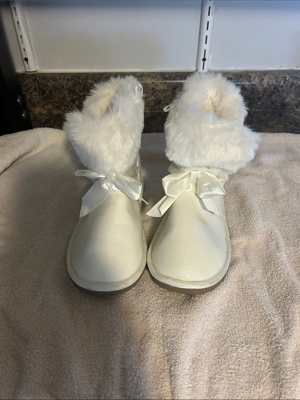 Gymboree Cream Faux-Fur Bow Kids Boots